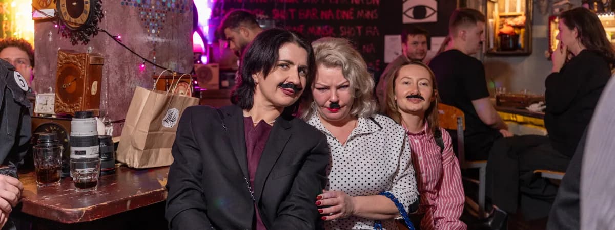 «Никогда не видел столько красивых девушек с усами»