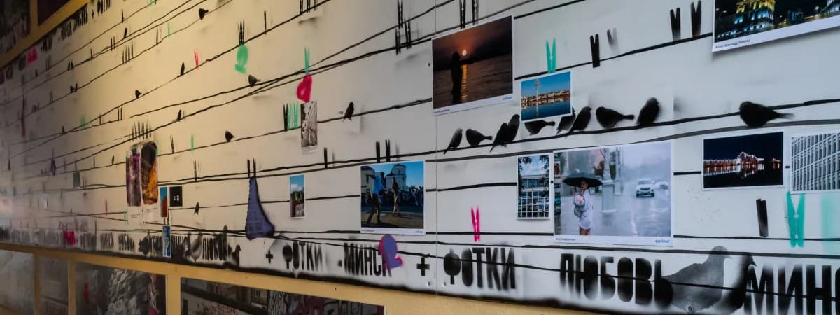 В столице открылась выставка-фотосушка “Минск, любовь и фотки”. Минчан (и не только) приглашают стать часть арт-объекта и побороться за призы.