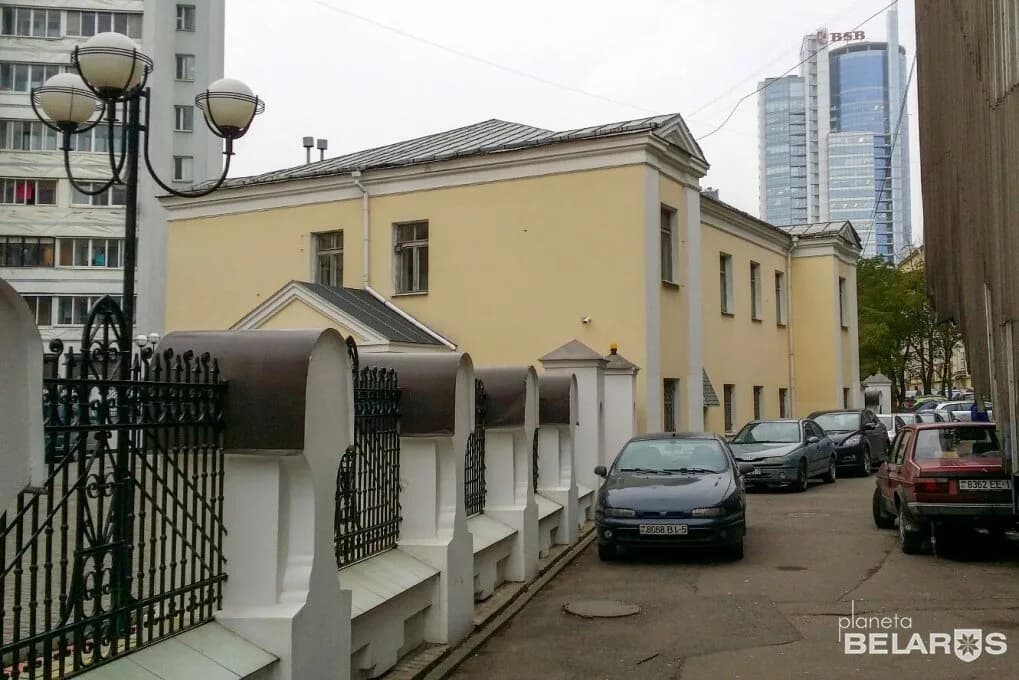 Бывшее здание Петро-Павловского монастыря — фото 5