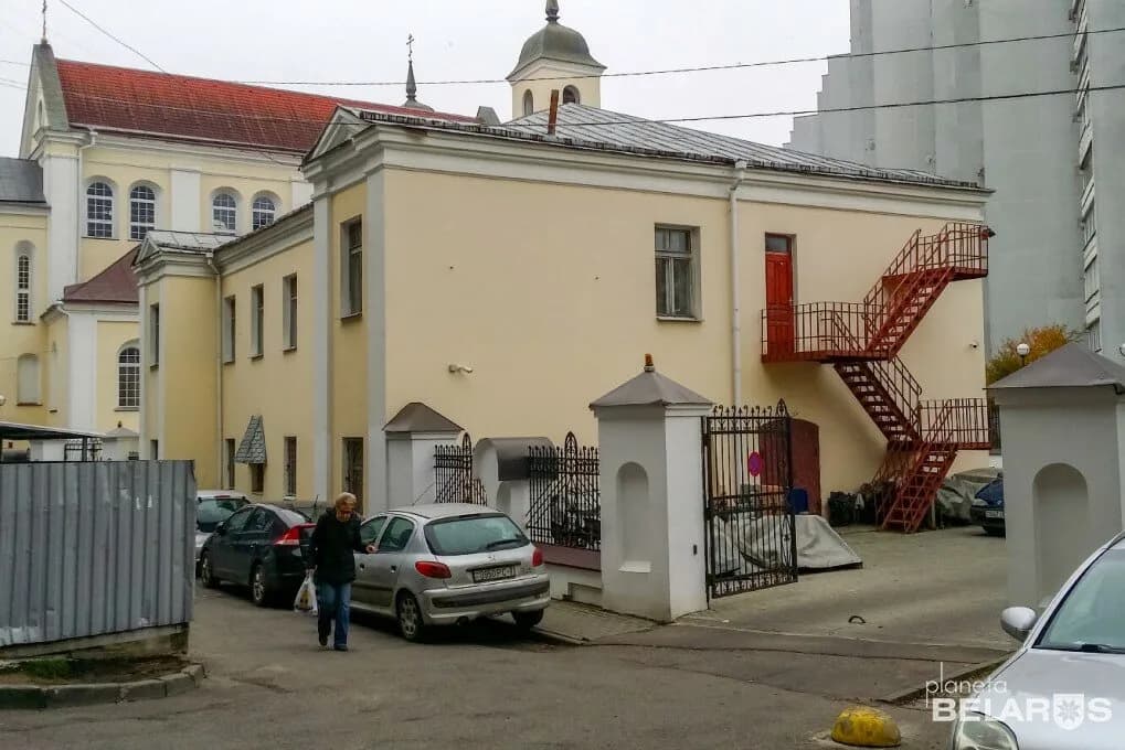 Бывшее здание Петро-Павловского монастыря — фото 2