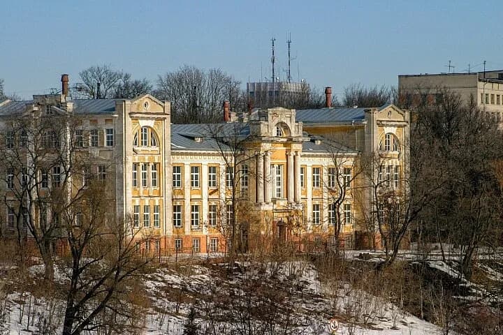 Здания гинекологической больницы и родильного дома
