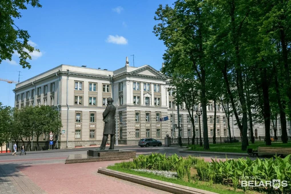 Здание Минского суворовского училища — фото 3