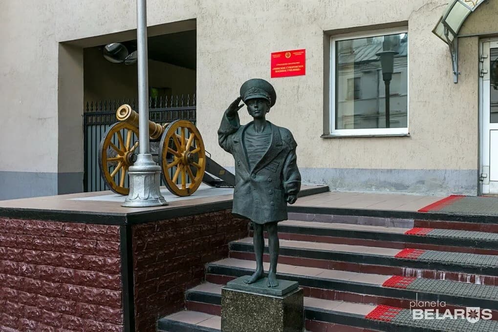 Здание Минского суворовского училища — фото 2