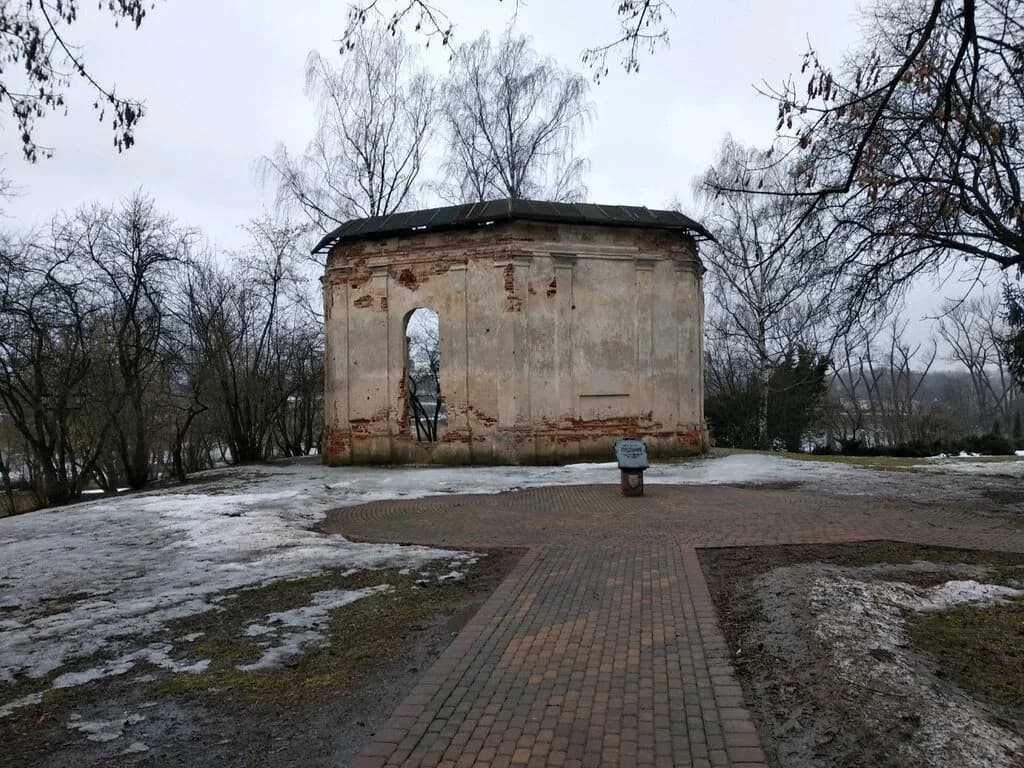 Развалины часовни Прушинских