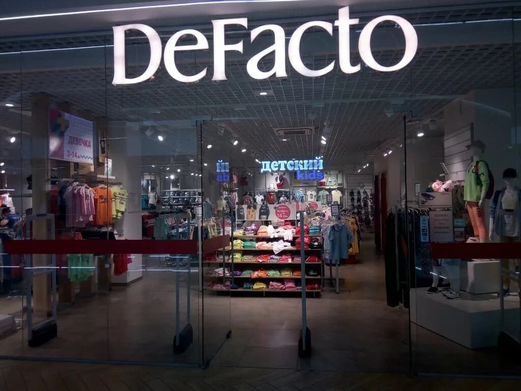 Женская, мужская и детская одежда «DeFacto (ДеФакто)»