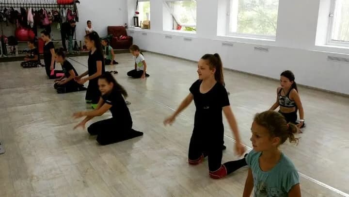 Центр танца и современной хореографии RDC Roleva Dance Center (Ролева Дэнс Центр)