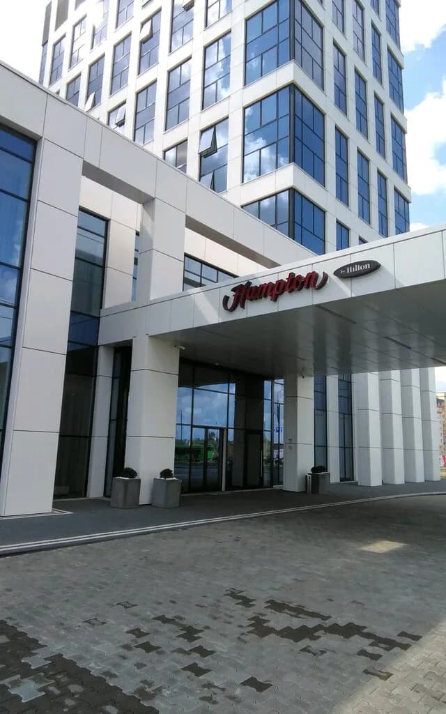 Hampton by Hilton Брест