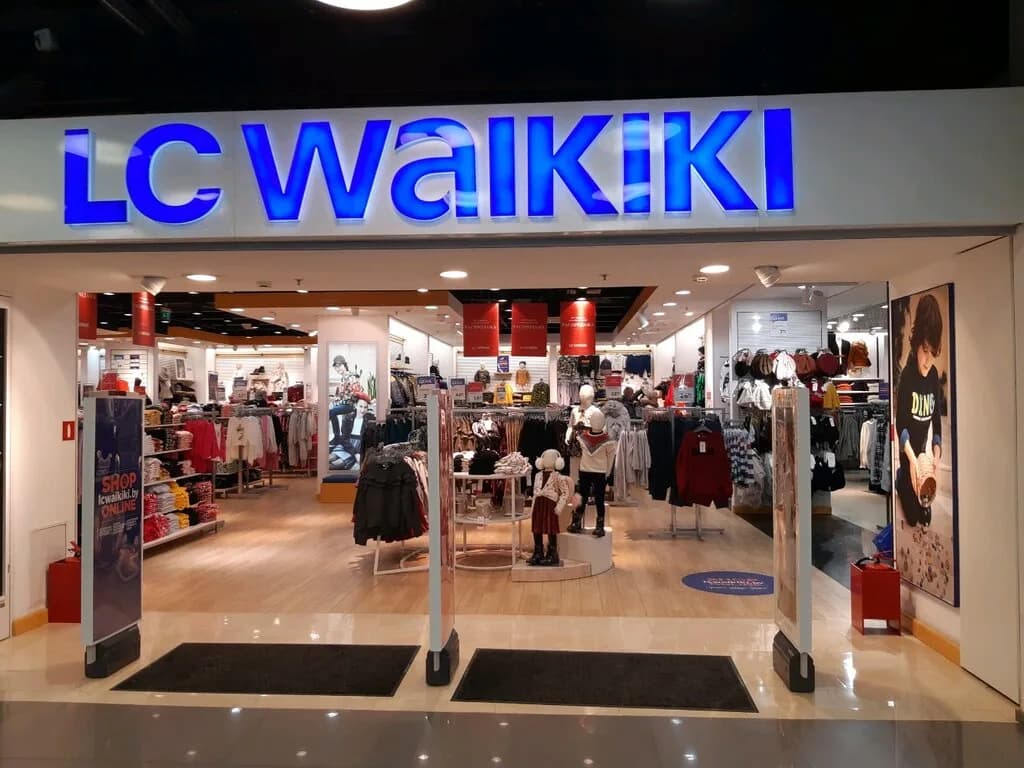 Магазин одежды для всей семьи «LC Waikiki (ЭлСи Вайкики)»