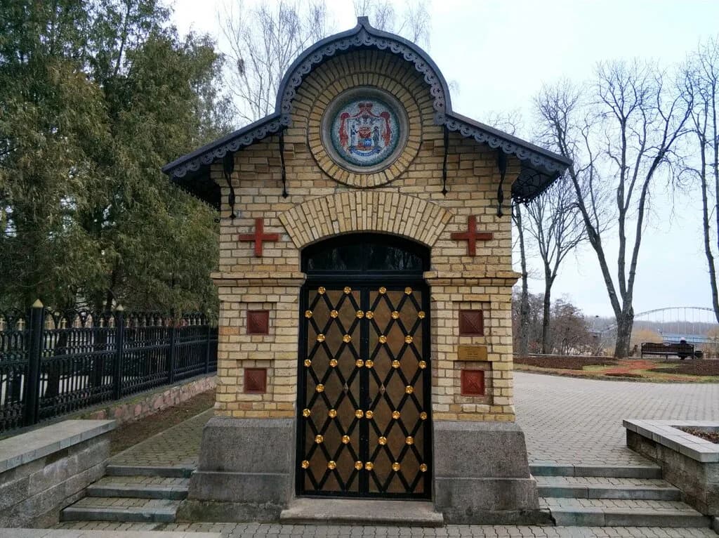 Часовня-усыпальница князей Паскевичей — фото 2