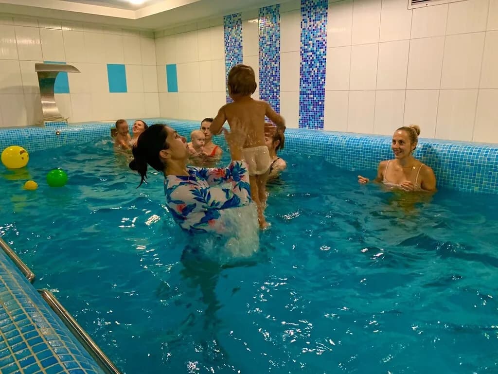 Школа раннего плавания «BabySwim (БэбиСвим)»