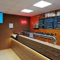 Магазин-бар разливного пива «BEE(A)R PUB (БИ(А)Р ПАБ)»