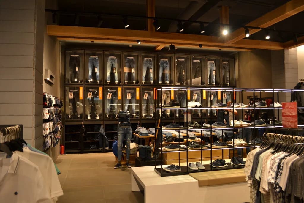Магазин одежды, обуви и аксессуаров «Jack&Jones Дана (Джек&Джонс Дана)»