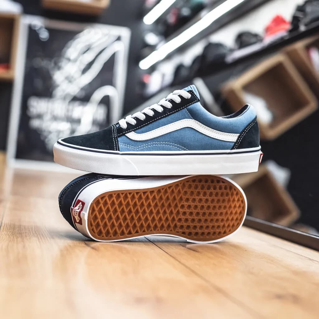 Магазин брендовой спортивной обуви SNEAKER BAR (Сникер Бар) — фото 5