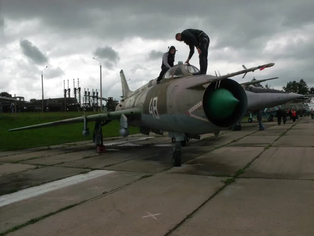 Су-17М истребитель-бомбардировщик — фото 4