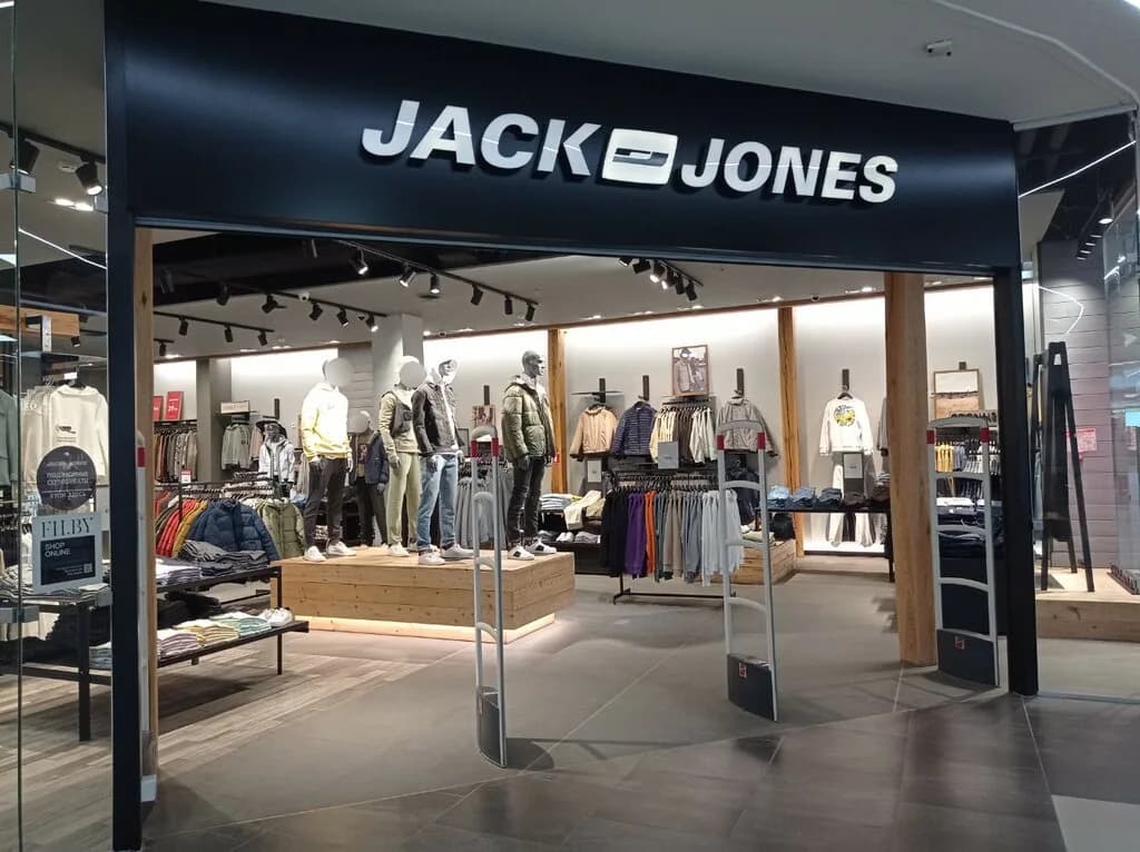 Магазин одежды, обуви и аксессуаров «Jack&Jones Дана (Джек&Джонс Дана)» — фото 4