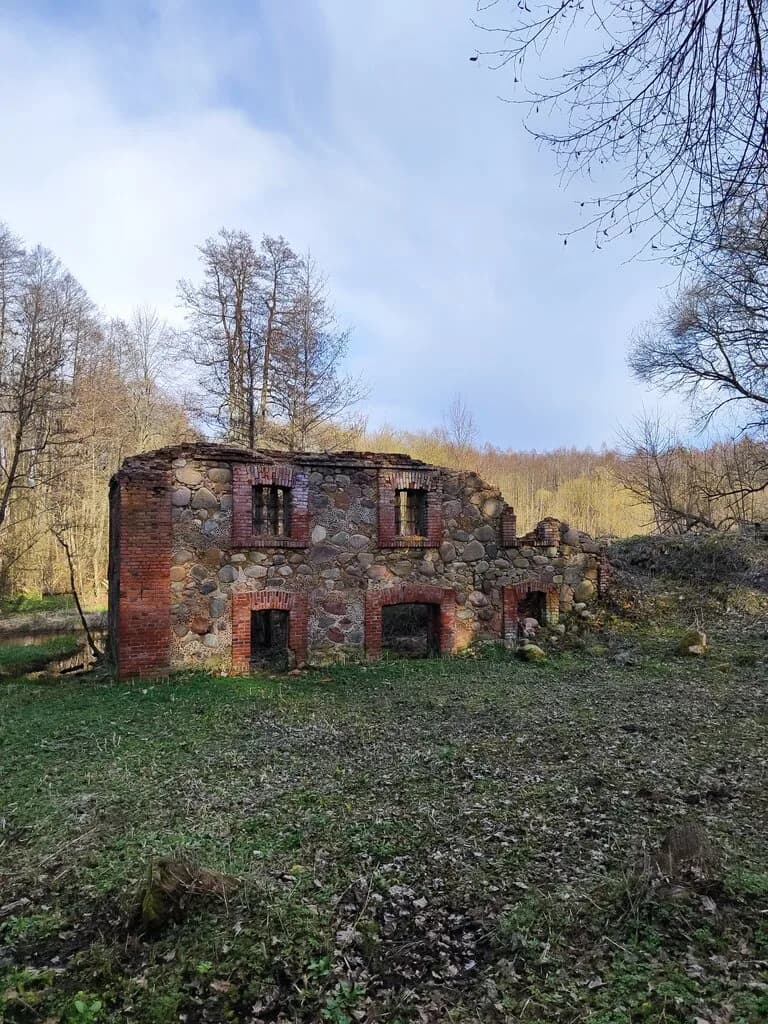 Развалины мельницы