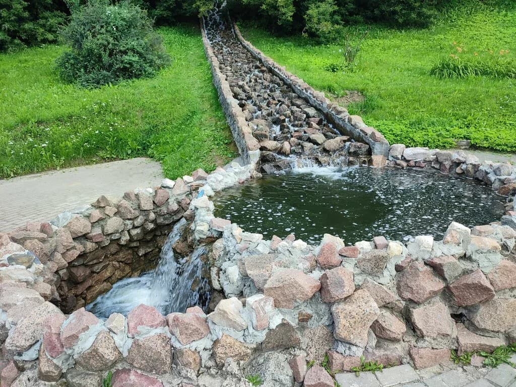 Декоративный водопад