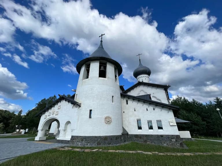 Храм в честь иконы Божией Матери Млекопитательница