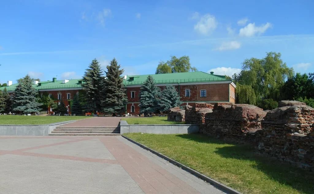 Руины церкви Святых Петра и Павла монастыря базилиан — фото 4