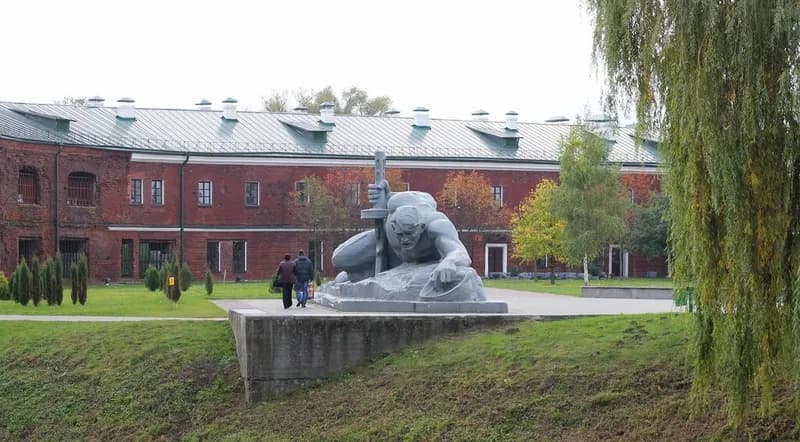 Кольцевая казарма