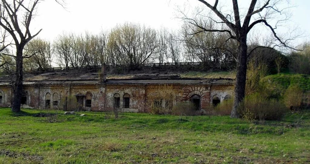 Капонир во рву I фронта с сортией — фото 6
