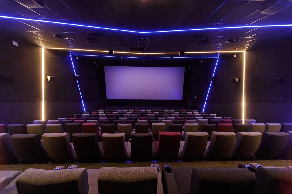 SKYLINE Cinema (Скайлайн Синема)