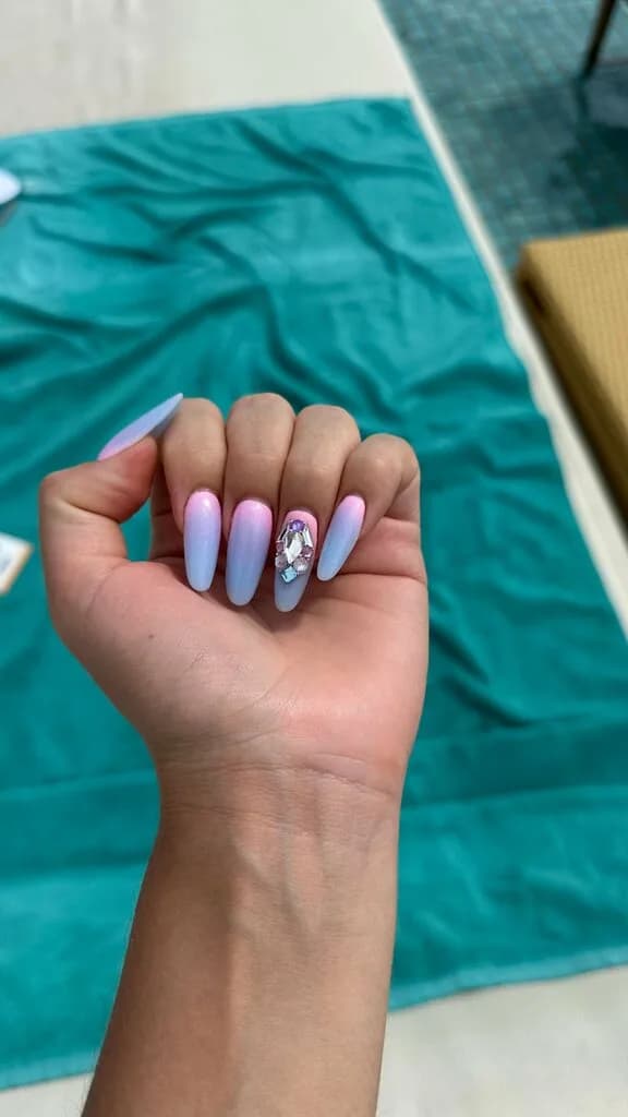 Nail Dom