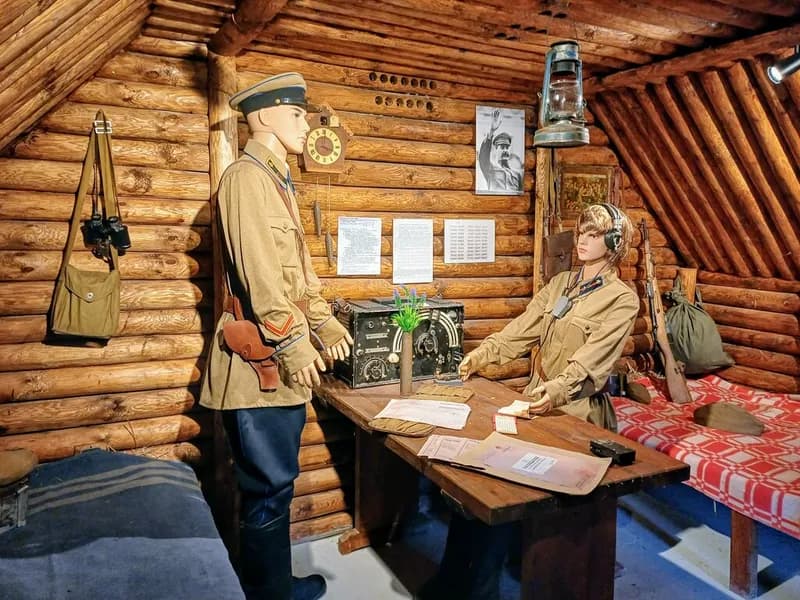 Землянка связиста