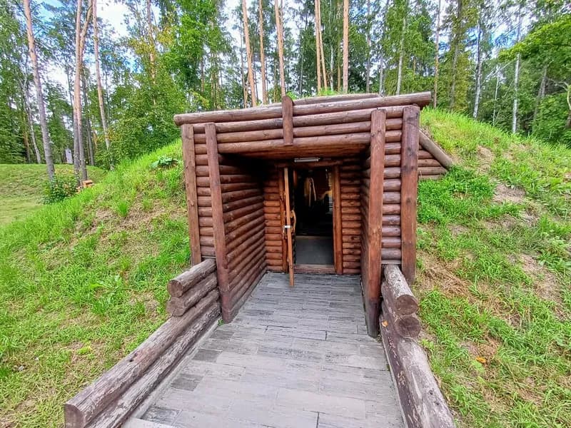 Медицинская землянка