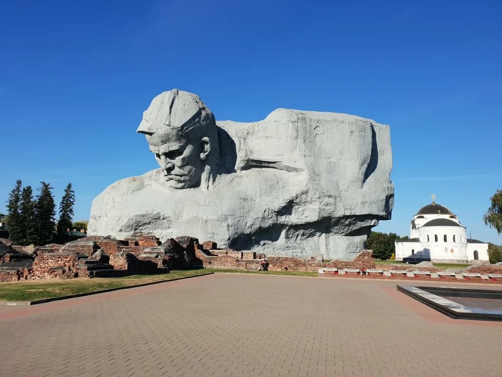 Руины здания Инженерного управления — фото 4