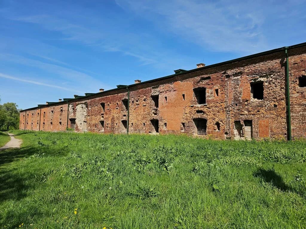Юго-западная часть оборонительной казармы Цитадели — фото 4
