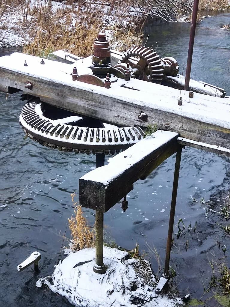 Старинная водяная мельница — фото 2
