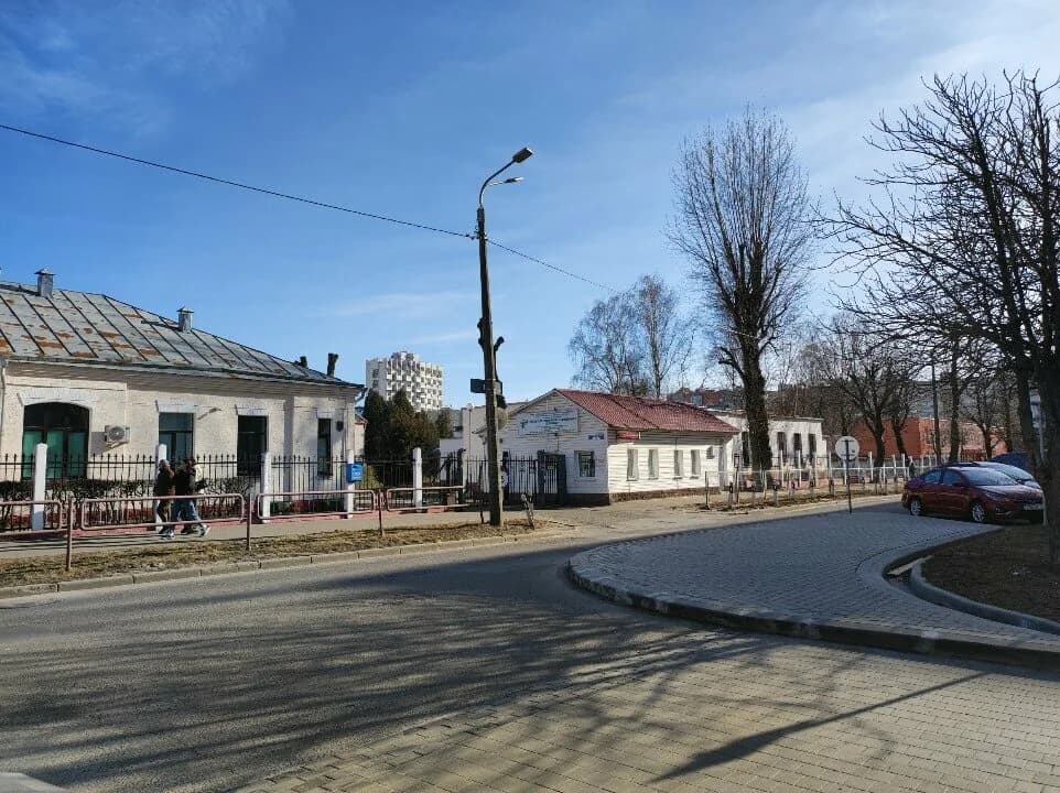 Городская клиническая инфекционная больница, административный корпус — фото 2