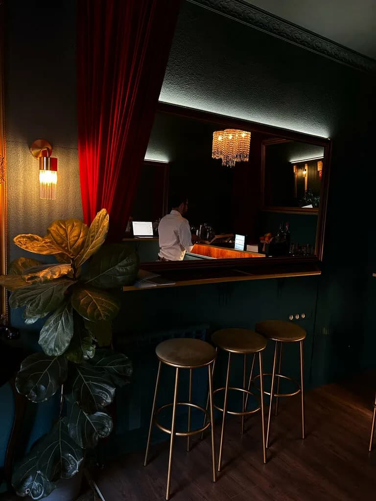 Tiny Bar
