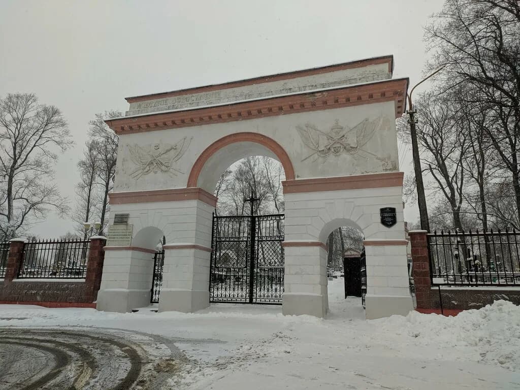 Ворота Кальварийского кладбища — фото 5