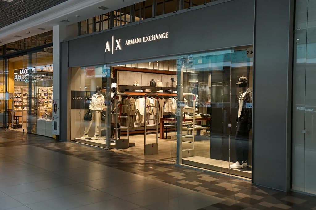 Магазин одежды «Armani Exchange (Армани Эксченж)» — фото 2