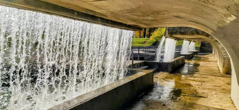 Водопад на Тепличном переулке