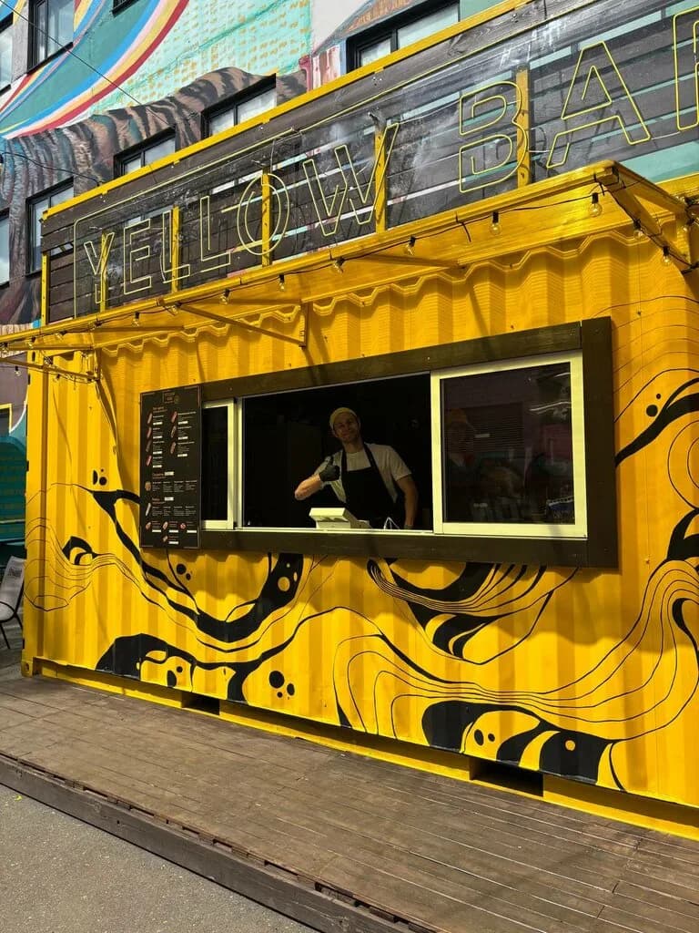YYellow Bar