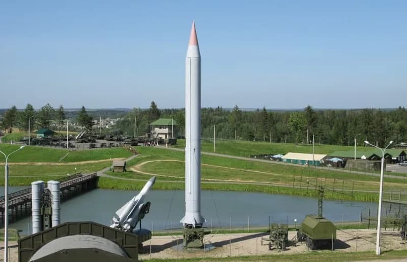 Ракета средней дальности Р-12