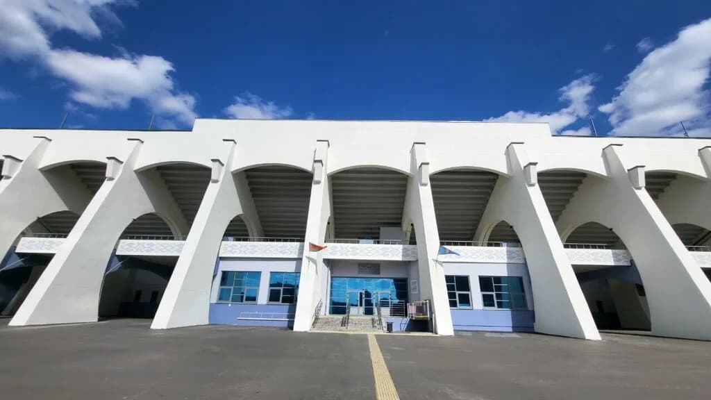 Стадион Трактор