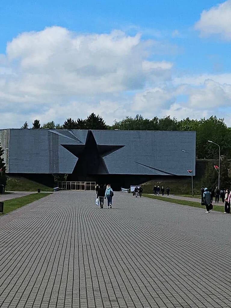 Руины казармы 333 стрелкового полка — фото 4