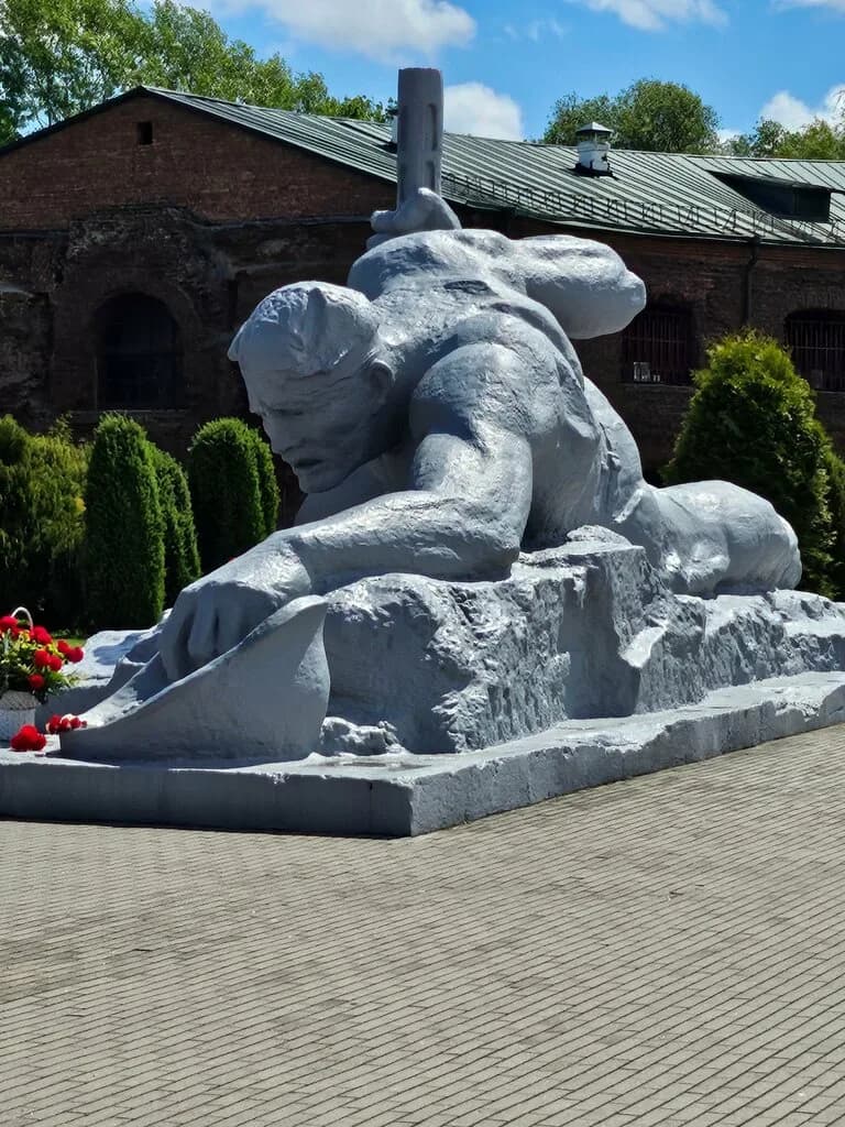 Руины казармы 333 стрелкового полка — фото 2