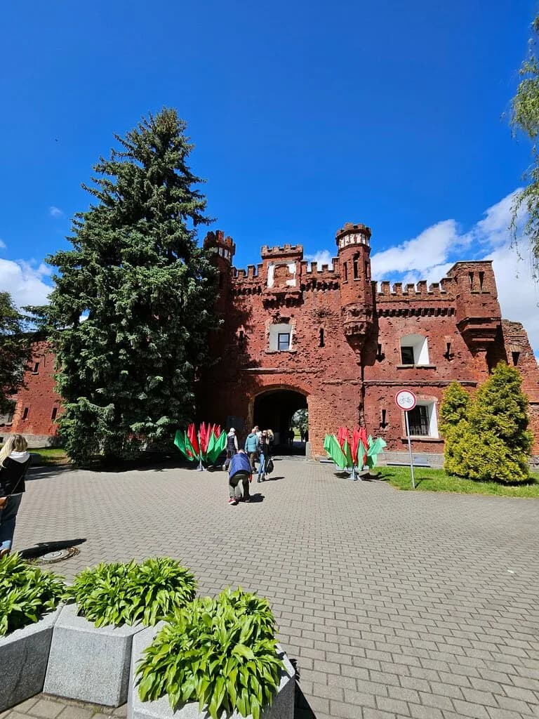 Руины казармы 333 стрелкового полка