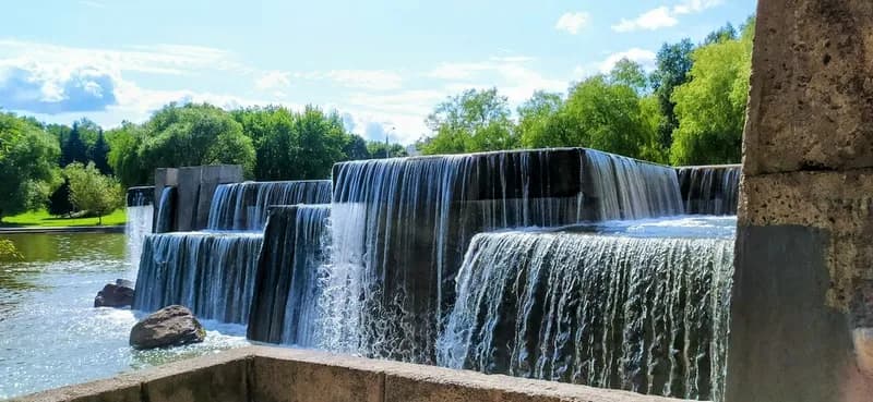 Искусственный водопад