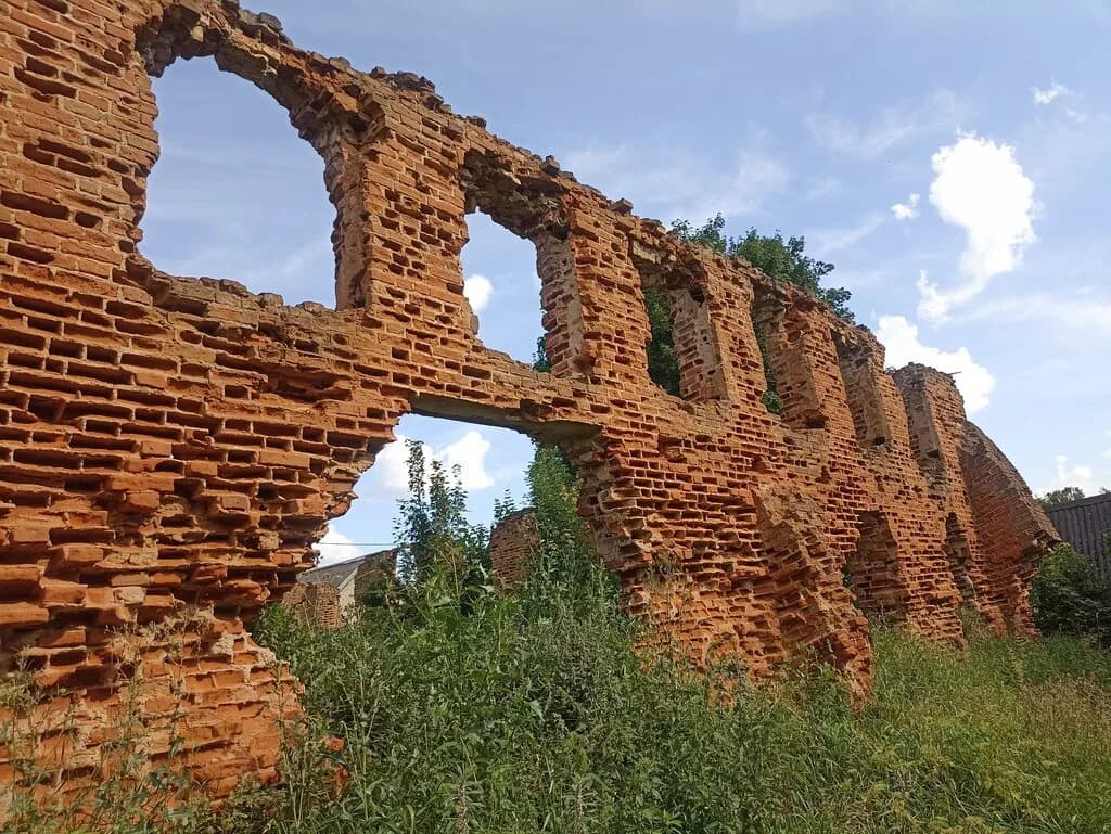 Руины синагоги