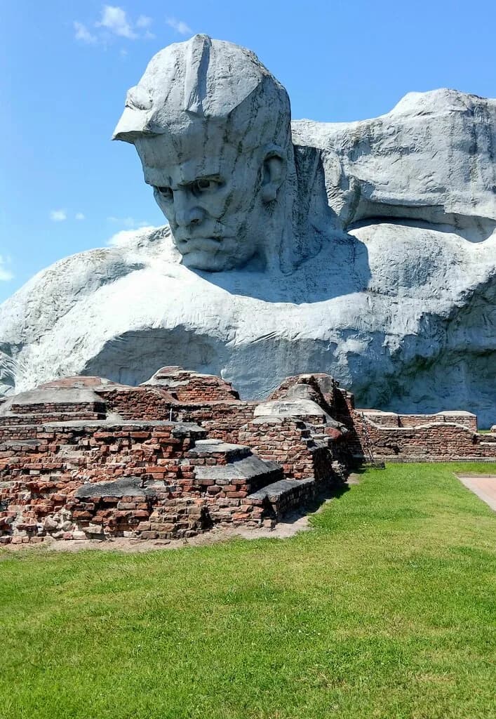 Руины здания Инженерного управления