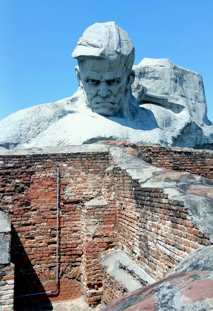 Руины здания Инженерного управления — фото 5