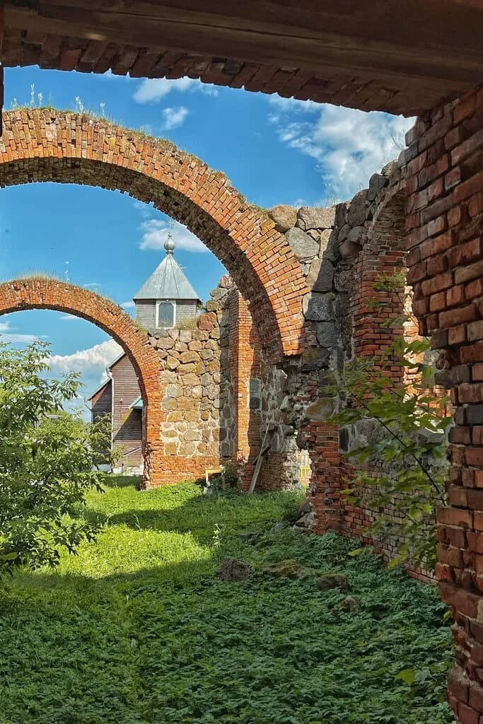 Руины недостроенной церкви — фото 5
