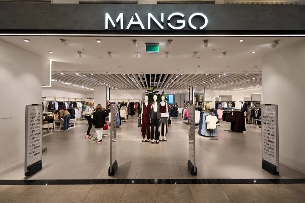 Магазин женской одежды и аксессуаров «Mango (Манго)» — фото 2