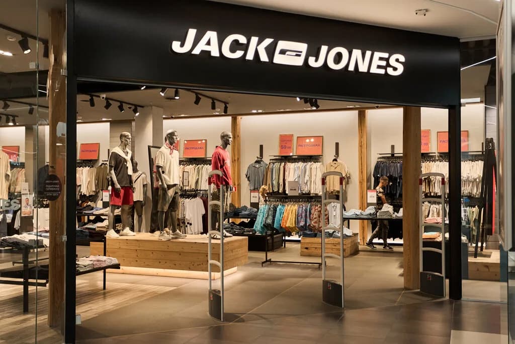Магазин одежды, обуви и аксессуаров «Jack&Jones Дана (Джек&Джонс Дана)» — фото 2